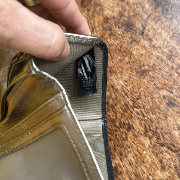 Fossil Black cow hide leather wallet with gold leather lining - Picture 11 of 11